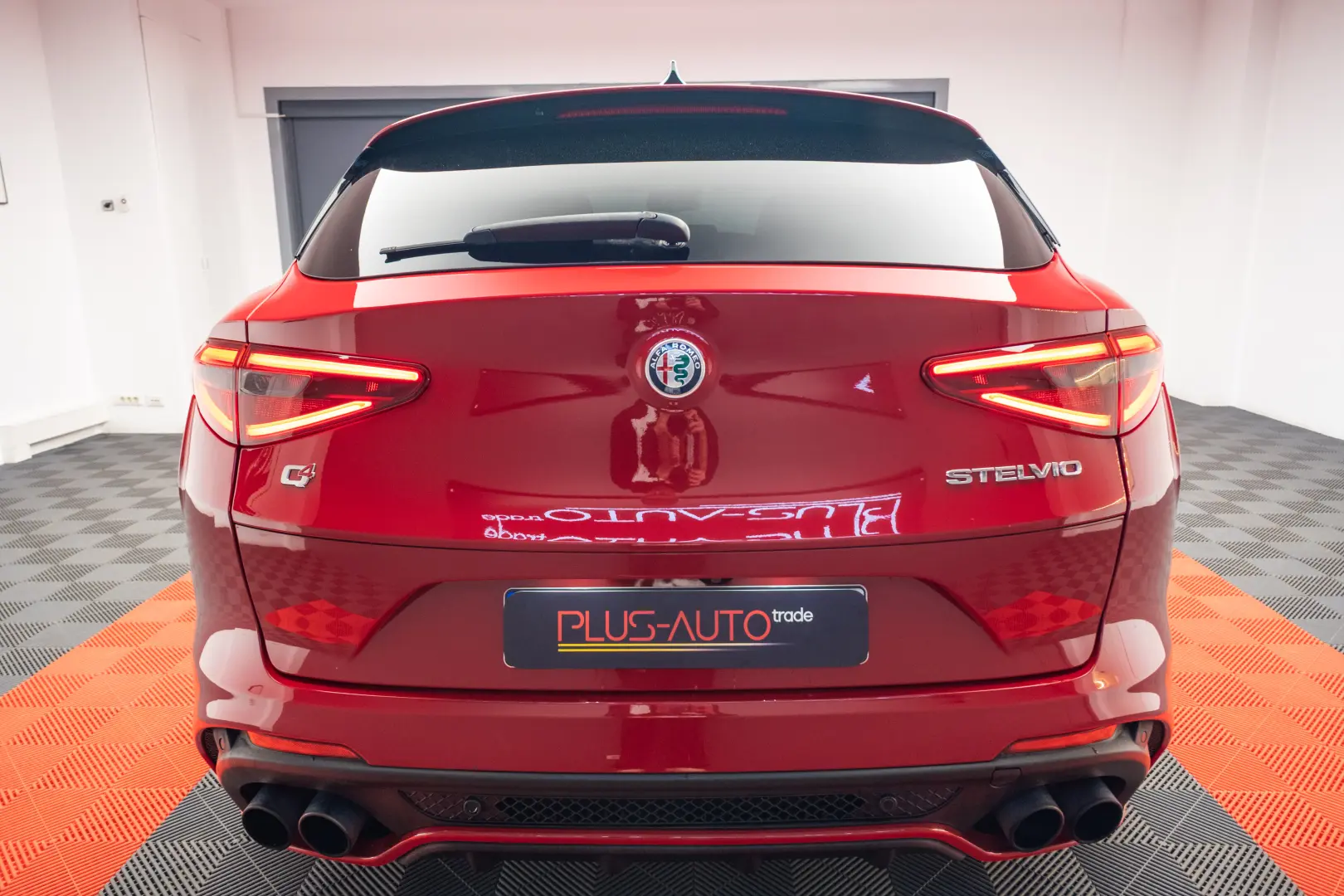 Alfa Romeo Stelvio V6 2.9 Bi-Turbo AT8-Q4 Quadrifoglio