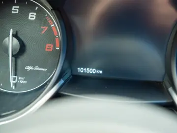 Alfa Romeo Stelvio V6 2.9 Bi-Turbo AT8-Q4 Quadrifoglio