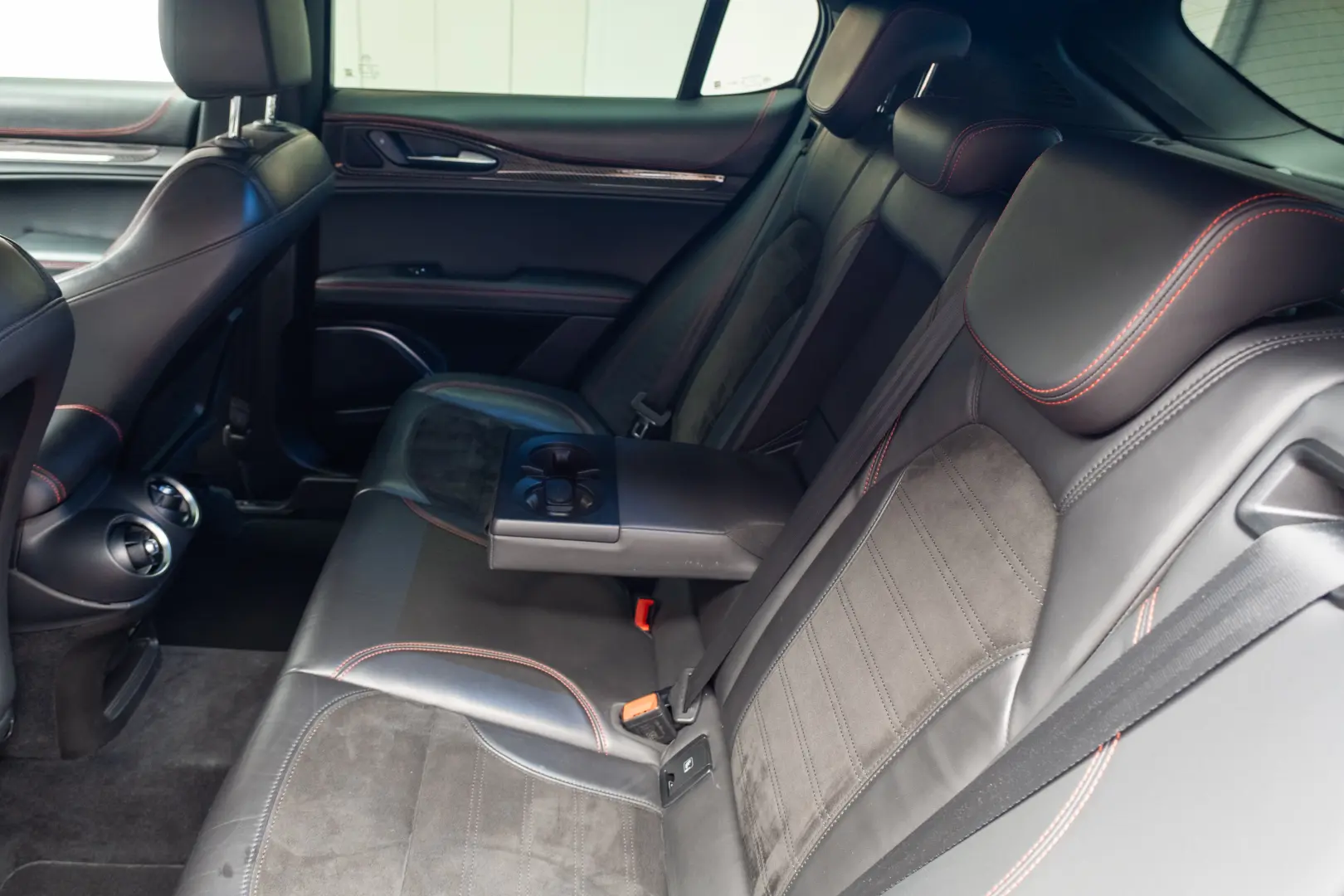 Alfa Romeo Stelvio V6 2.9 Bi-Turbo AT8-Q4 Quadrifoglio