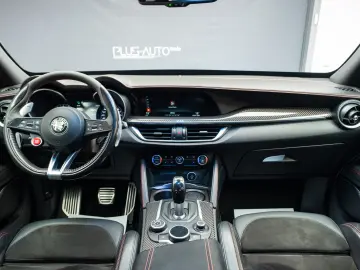 Alfa Romeo Stelvio V6 2.9 Bi-Turbo AT8-Q4 Quadrifoglio
