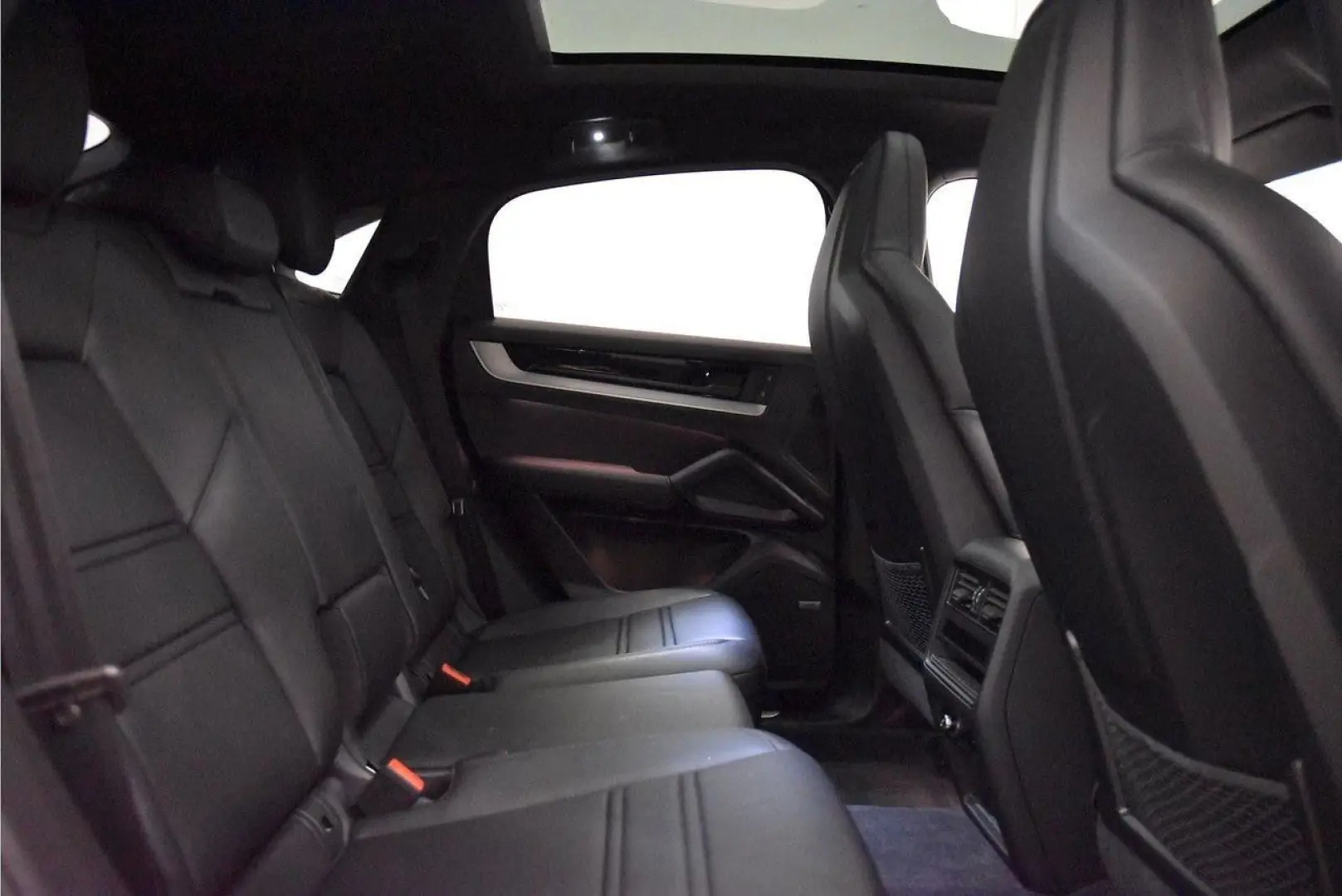 Cayenne Coupe E-Hybrid 462hp Pass-Display  VAT