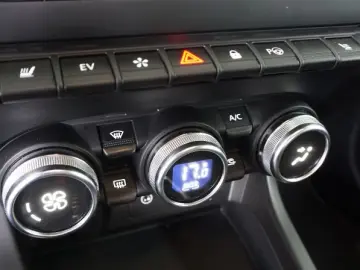 RENAULT ARKANA 1.6 E-Tech 145CP techno