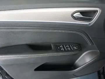 RENAULT ARKANA 1.6 E-Tech 145CP techno