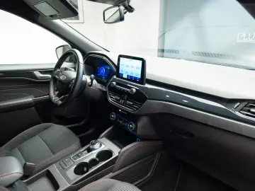 Ford Kuga 2.5 Duratec FHEV ST Line