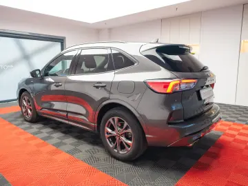 Ford Kuga 2.5 Duratec FHEV ST Line
