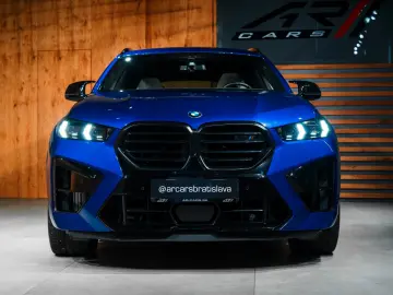 X6 M Competition Massage B&W Carbon