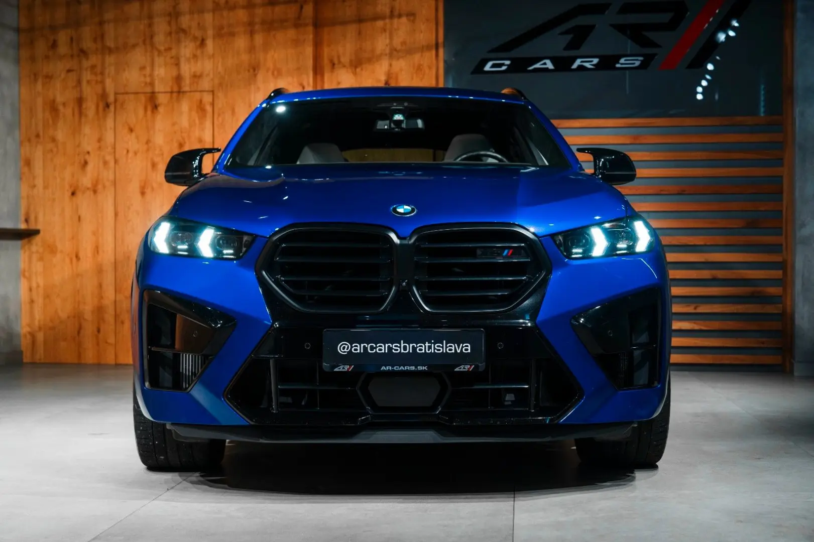 X6 M Competition Massage B&W Carbon