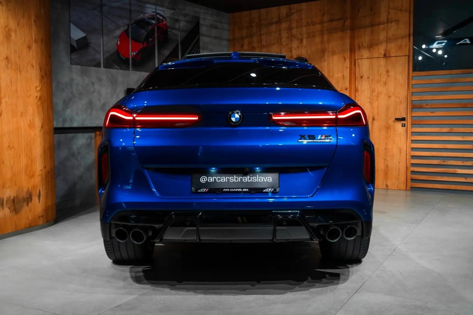 X6 M Competition Massage B&W Carbon