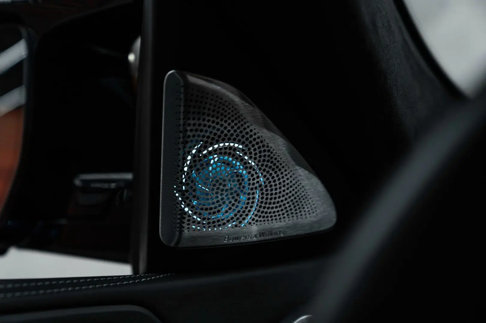 X6 M Competition Massage B&W Carbon