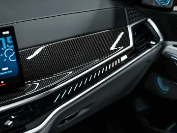 X6 M Competition Massage B&W Carbon