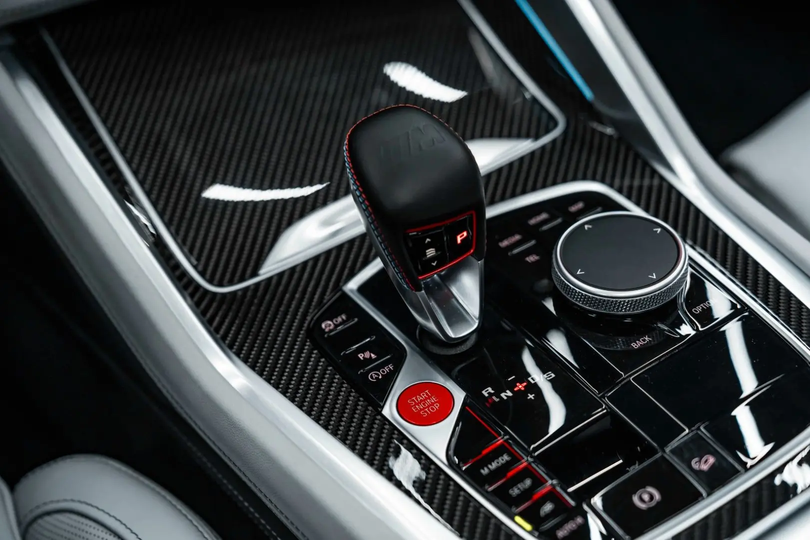 X6 M Competition Massage B&W Carbon