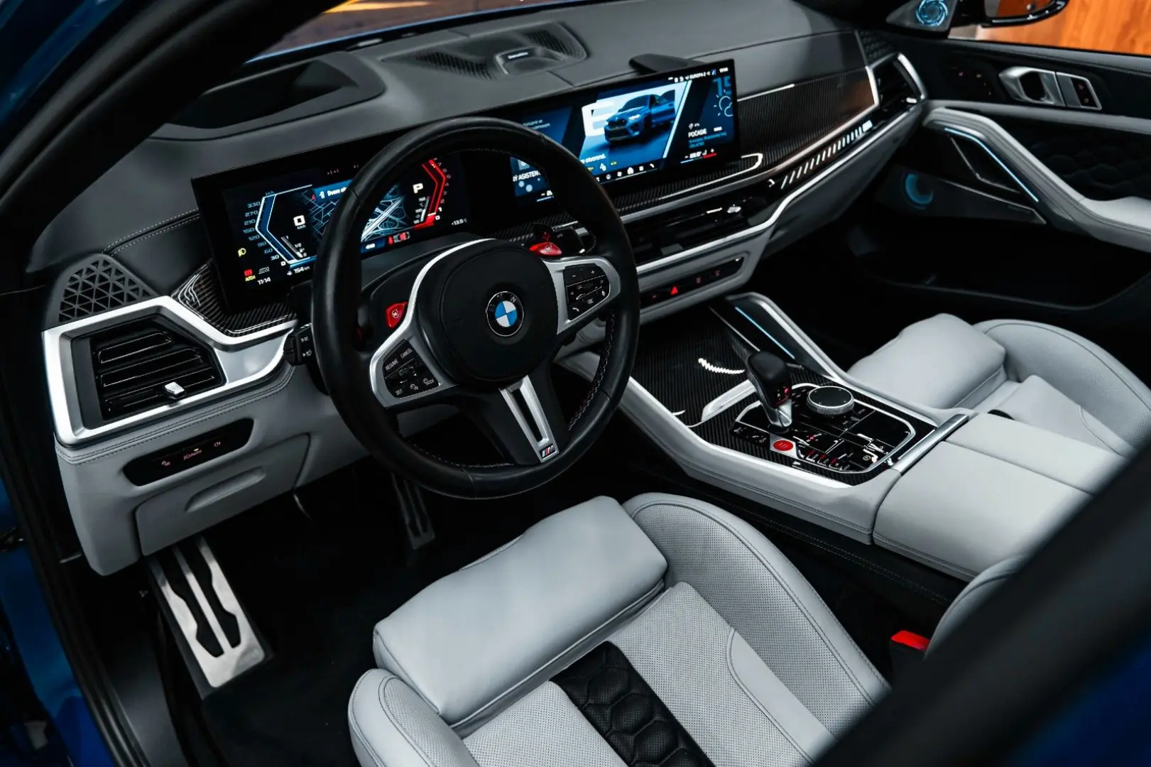 X6 M Competition Massage B&W Carbon