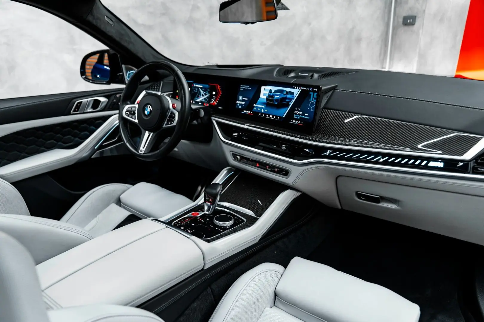 X6 M Competition Massage B&W Carbon