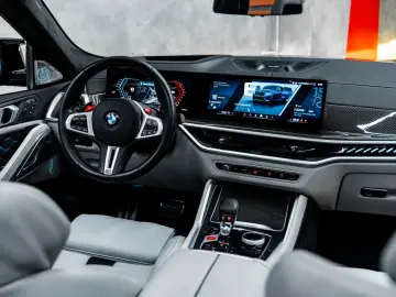 X6 M Competition Massage B&W Carbon