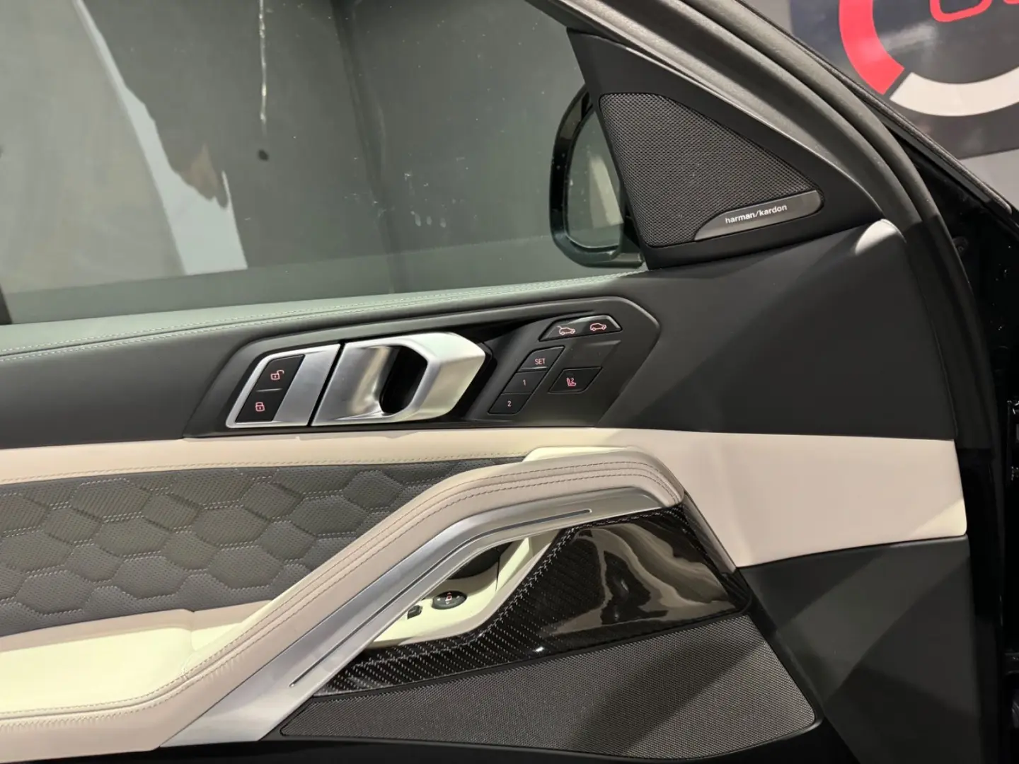 X6 M Competition Vmax Carbon Individual AHK LCI