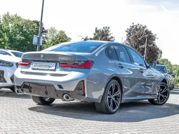 330e xDrive M Sport HUD RFK NAVI Standh. LED LM