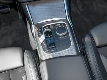 330e xDrive M Sport HUD RFK NAVI Standh. LED LM