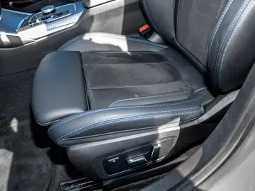 330e xDrive M Sport HUD RFK NAVI Standh. LED LM