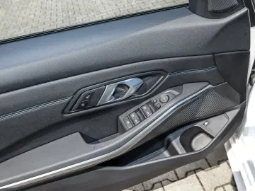 330e Limousine M Sport AHK DA Prof. LED HuD HiFi