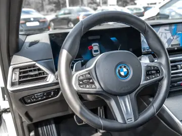 330e Limousine M Sport AHK DA Prof. LED HuD HiFi