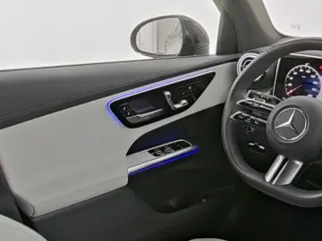 GLC 300 d 4M AMG-PREMIUM AHK PANO 20  NIGHT TRIT