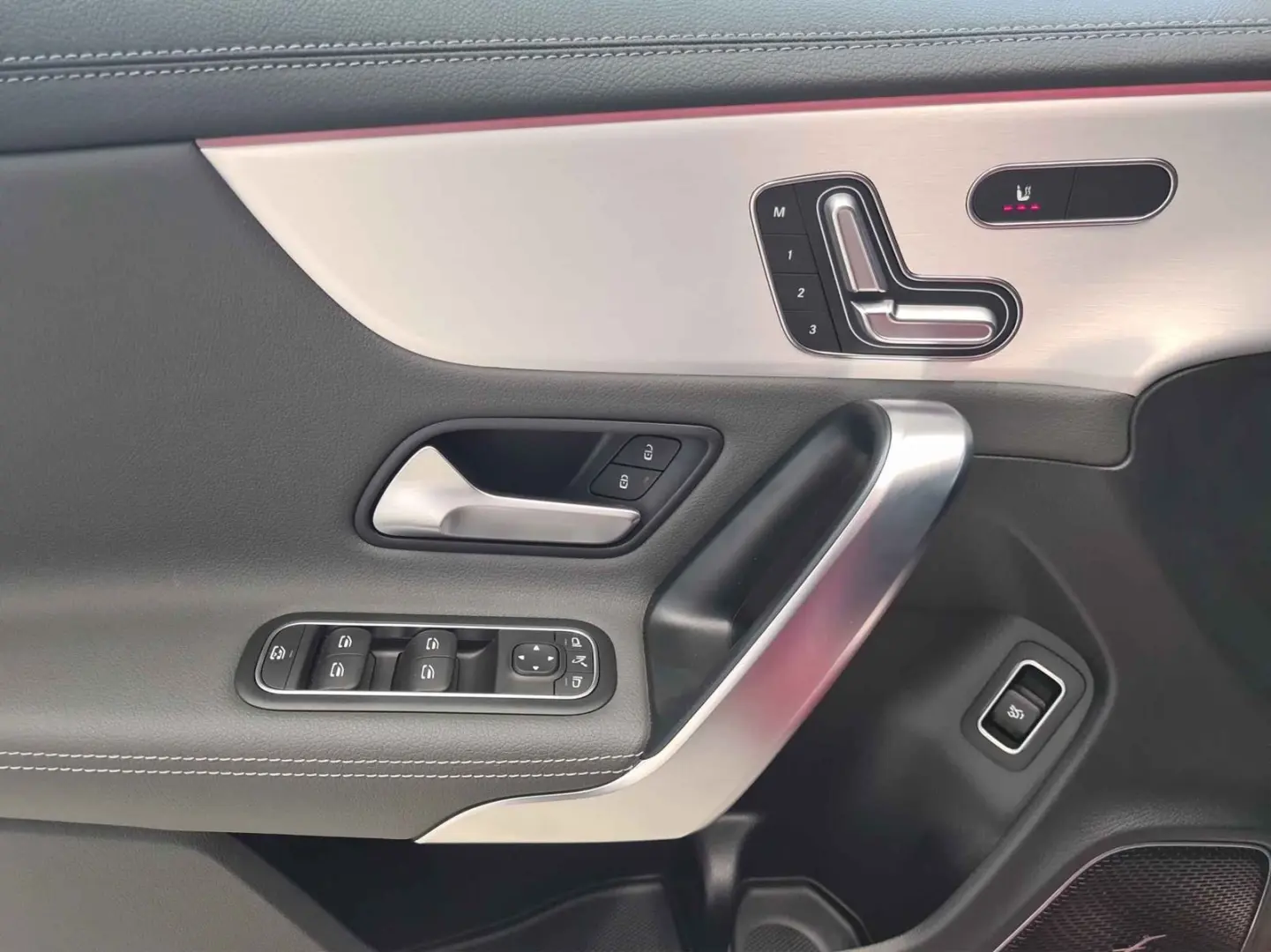 CLA 45 AMG S 4M  RealSound P-Sitze AHK Burmester