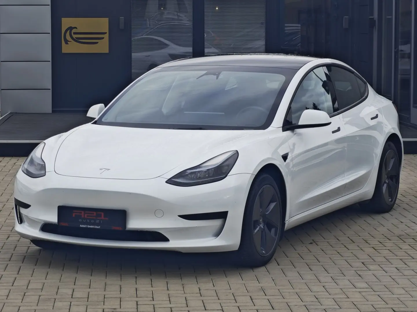 Model 3 RWD BASIS  Autopilot 360  Pano