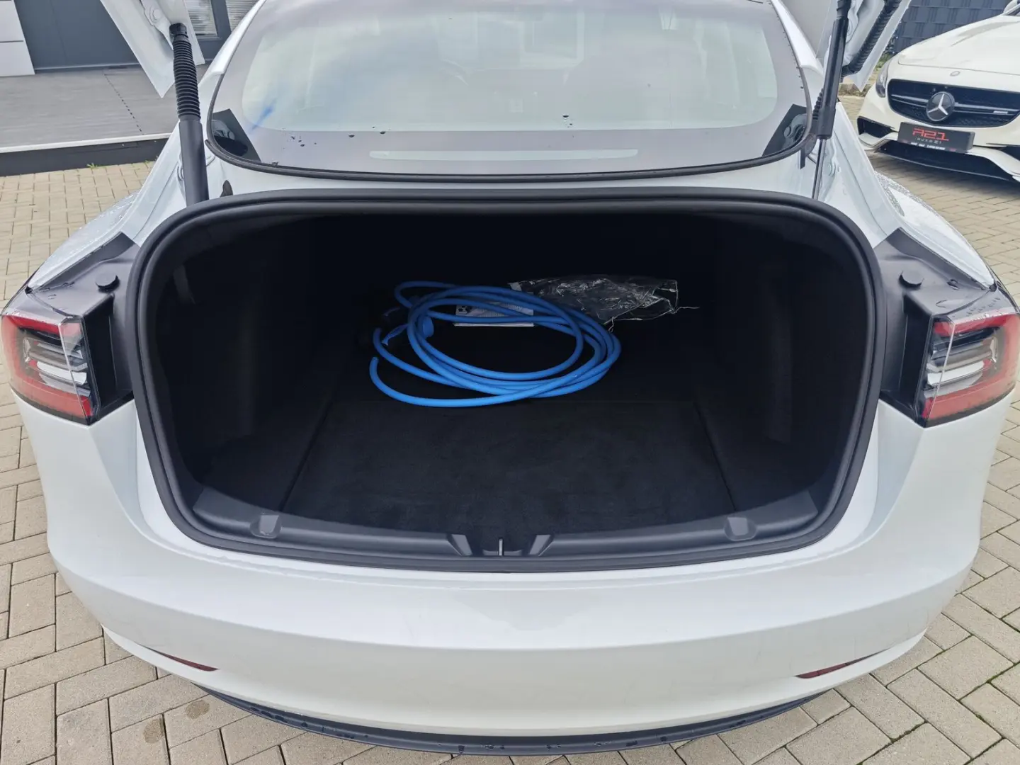 Model 3 RWD BASIS  Autopilot 360  Pano