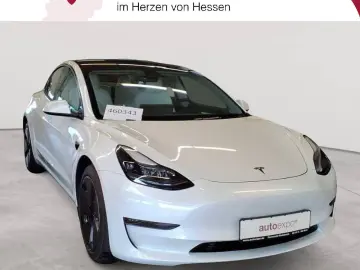 Model 3 Langstreckenbatt. Allradantrieb