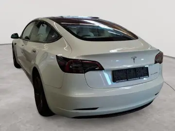 Model 3 Langstreckenbatt. Allradantrieb