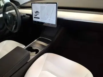 Model 3 Langstreckenbatt. Allradantrieb