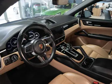 Porsche Cayenne Coupe E-Hybrid Stoc