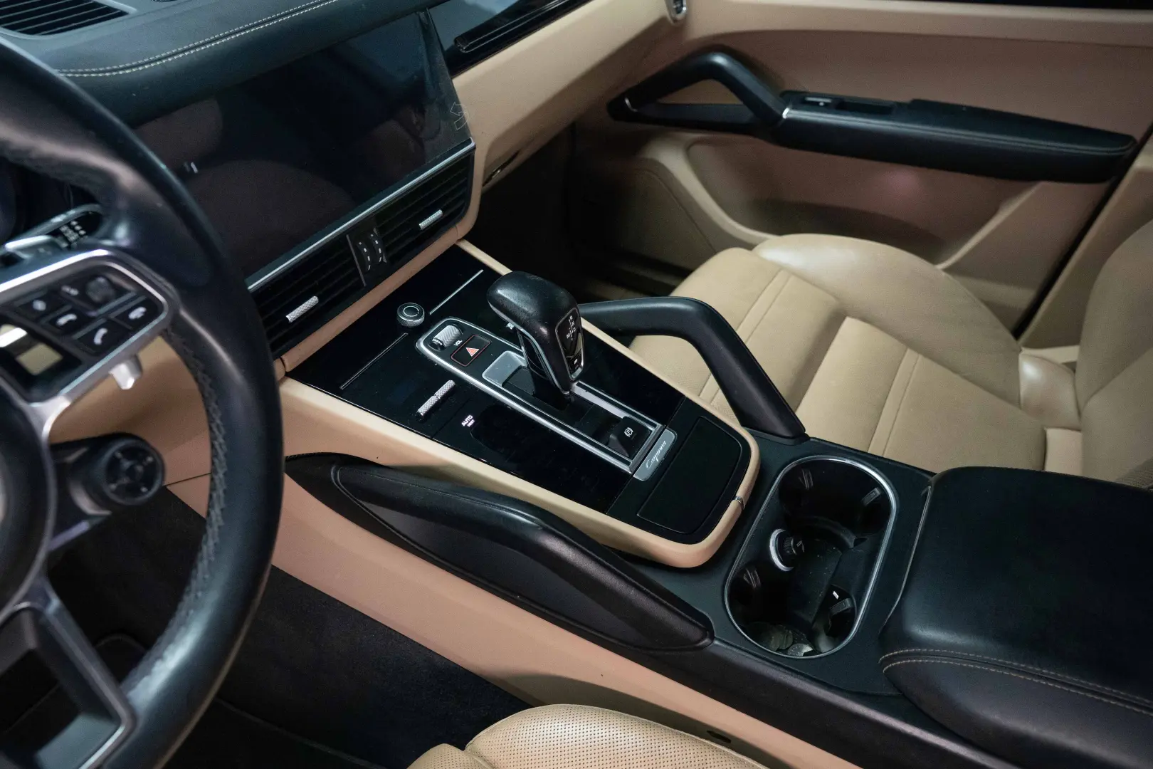 Porsche Cayenne Coupe E-Hybrid Stoc