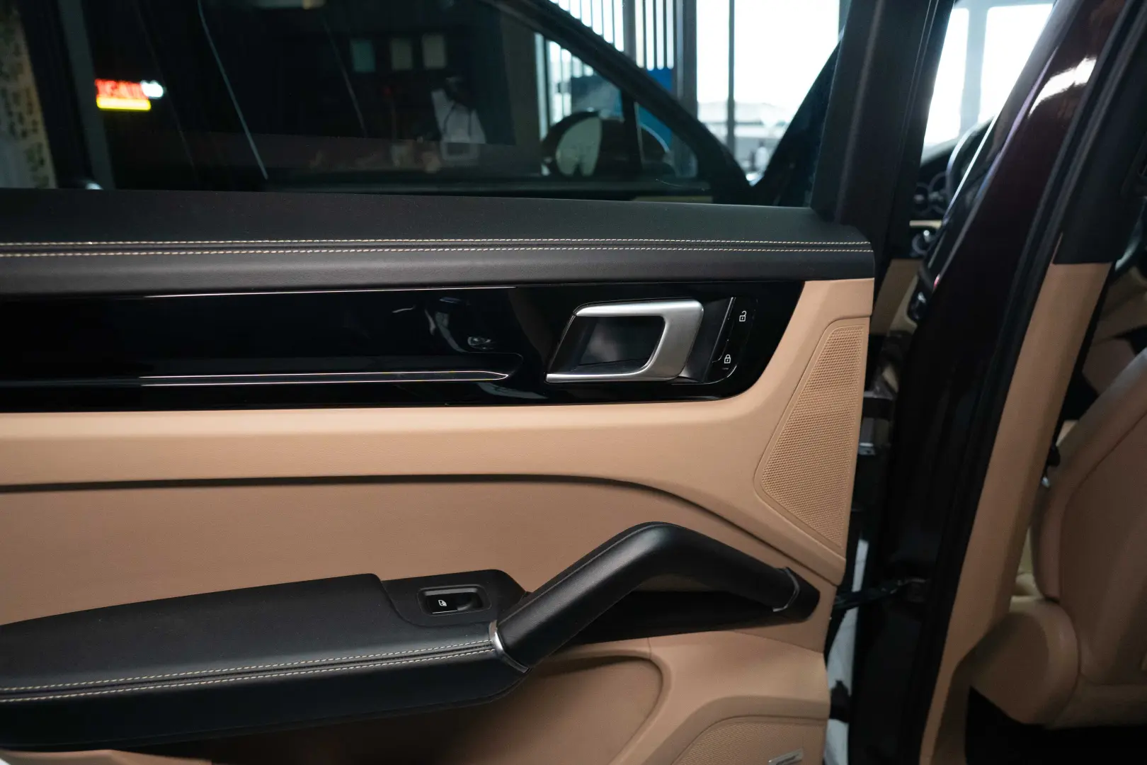 Porsche Cayenne Coupe E-Hybrid Stoc