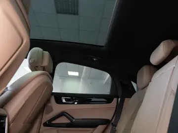 Porsche Cayenne Coupe E-Hybrid Stoc