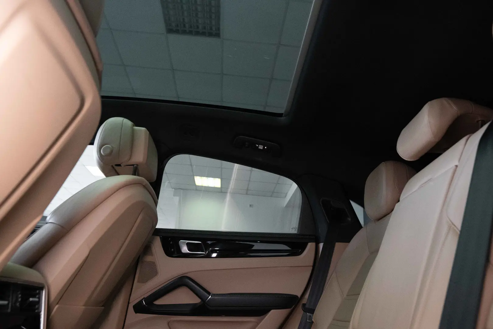 Porsche Cayenne Coupe E-Hybrid Stoc