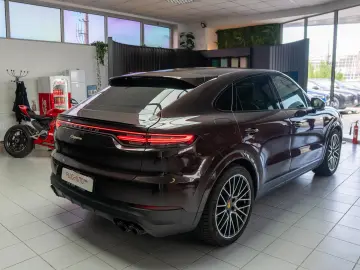 Porsche Cayenne Coupe E-Hybrid Stoc