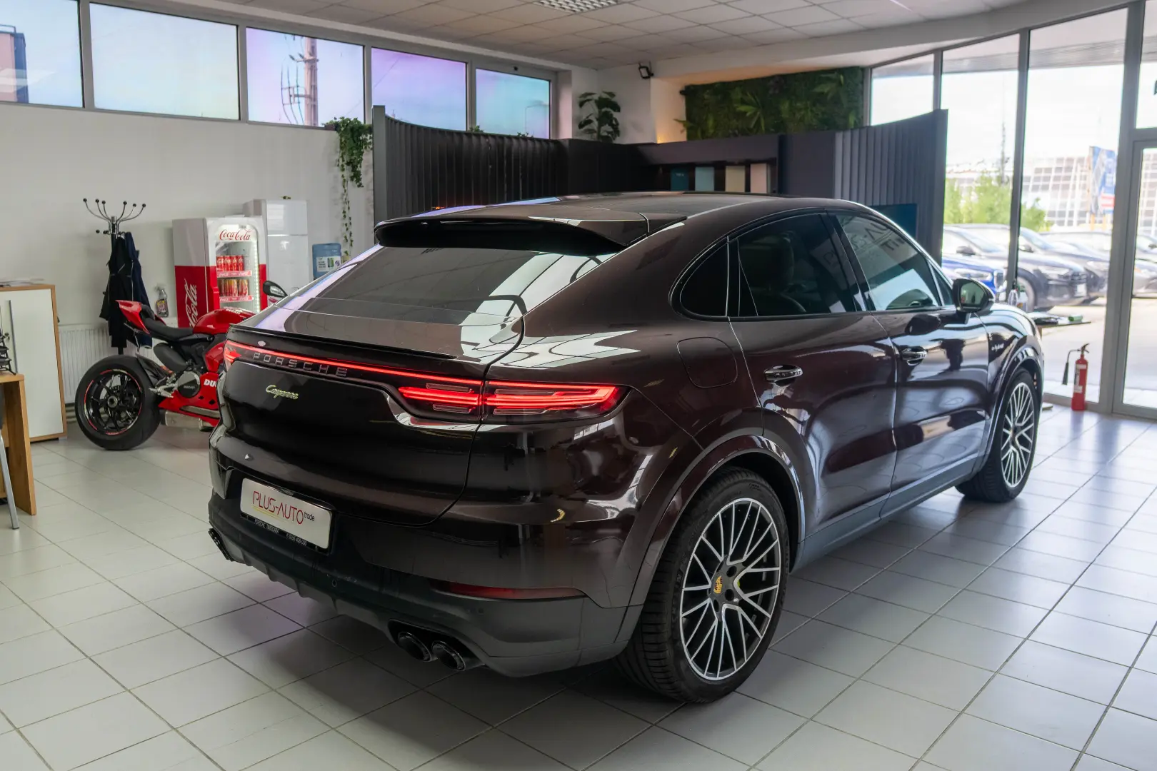 Porsche Cayenne Coupe E-Hybrid Stoc