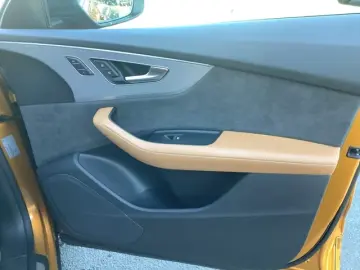 Audi RSQ8 TFSI quattro Matrix LED