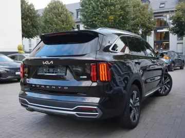 Sorento Platinum 4WD Plug-In Pano BOSE 360 Belüf