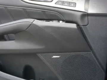 Sorento Platinum 4WD Plug-In Pano BOSE 360 Belüf