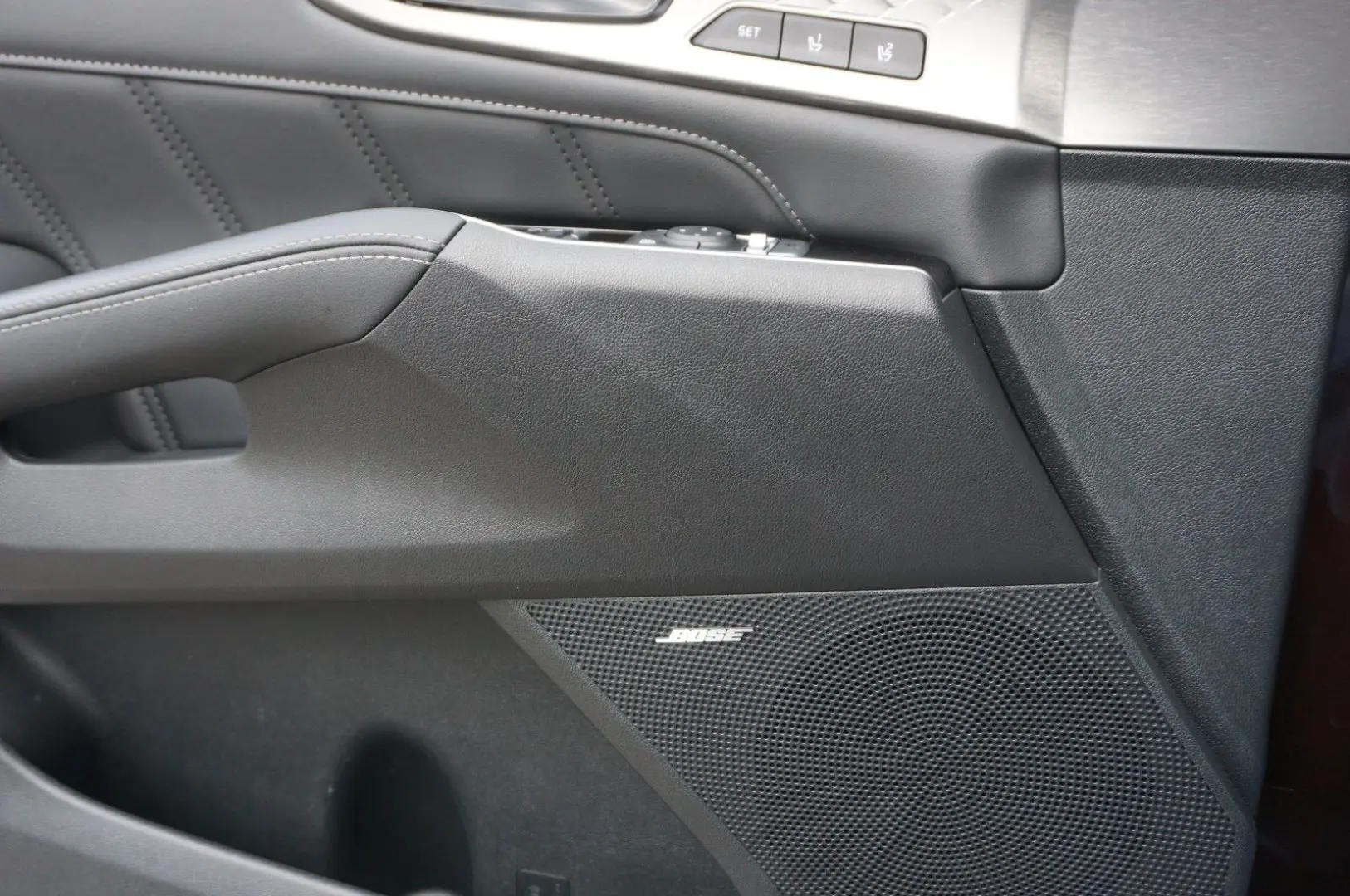 Sorento Platinum 4WD Plug-In Pano BOSE 360 Belüf