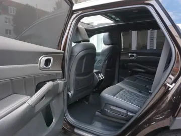 Sorento Platinum 4WD Plug-In Pano BOSE 360 Belüf