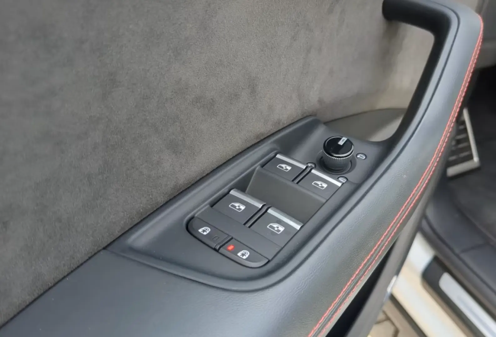Audi RSQ8 4.0 Scaune sistem de evacuare