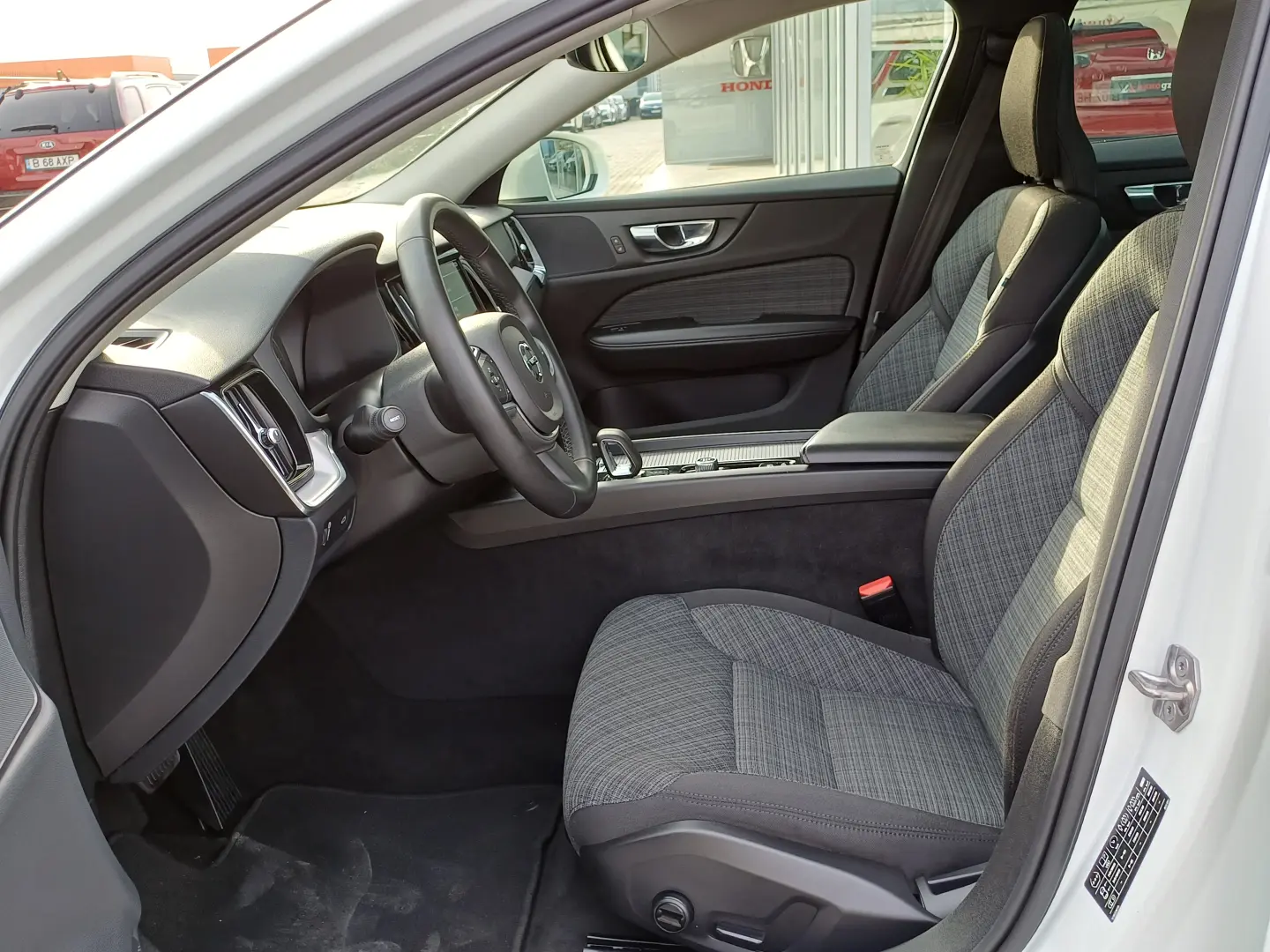 VOLVO V60 2.0 B4 D MHEV 197HP MOMENTUM