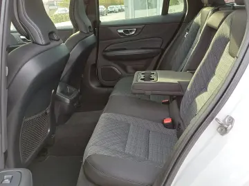 VOLVO V60 2.0 B4 D MHEV 197HP MOMENTUM