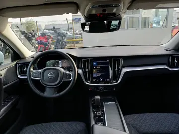 VOLVO V60 2.0 B4 D MHEV 197HP MOMENTUM