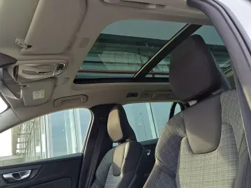 VOLVO V60 2.0 B4 D MHEV 197HP MOMENTUM