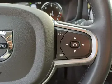 VOLVO V60 2.0 B4 D MHEV 197HP MOMENTUM