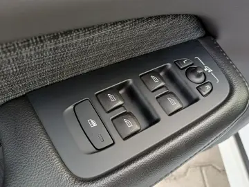 VOLVO V60 2.0 B4 D MHEV 197HP MOMENTUM